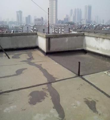 墨脱漏水维修 楼顶漏水是什么原因，楼顶漏水维修方法是什么?